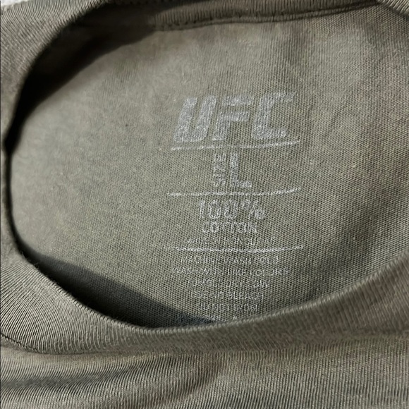 UFC Gray Short Sleeve Tee Jacksonville Urban Style - Picture 3 of 4